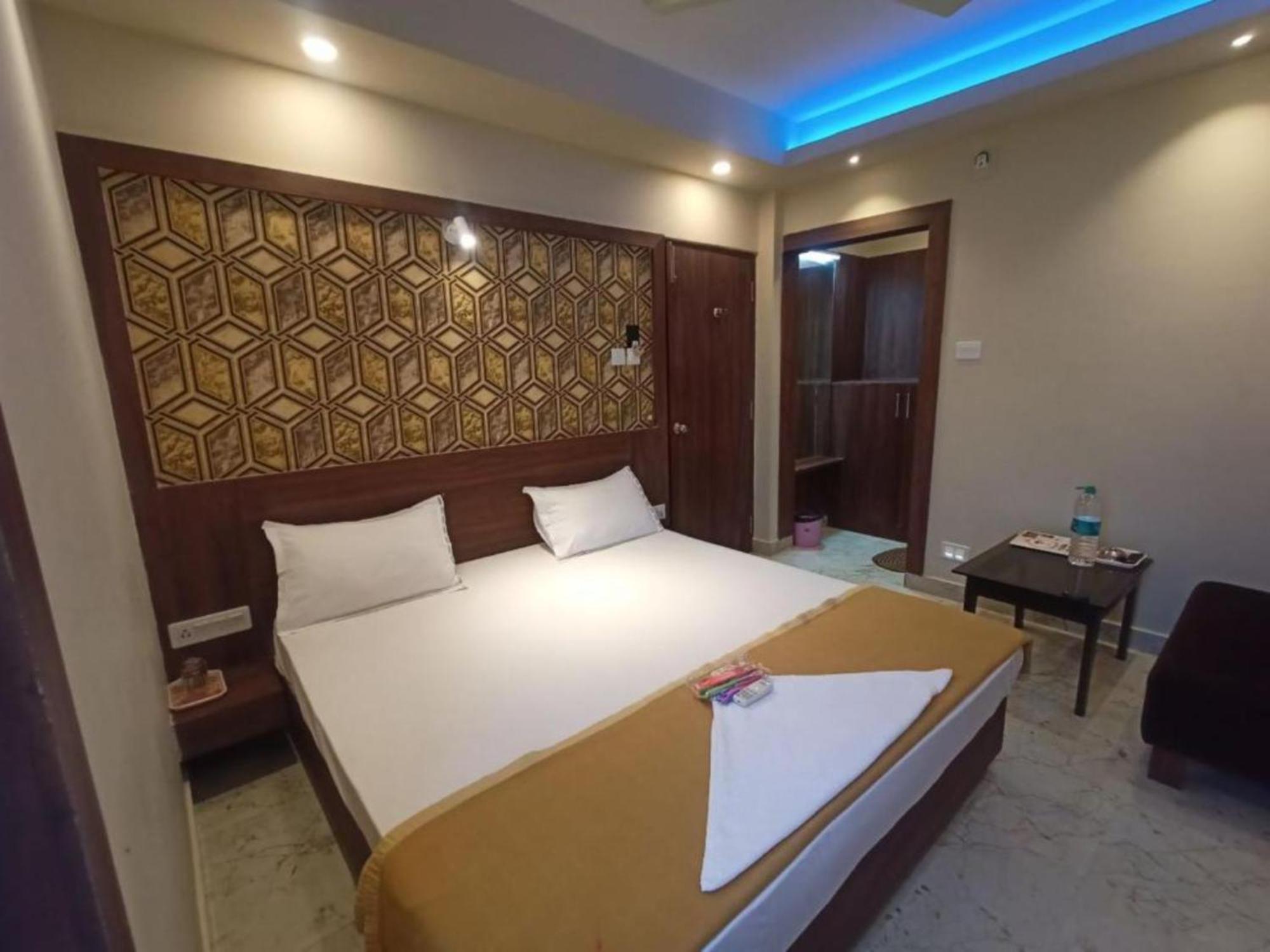 Hotel Park View - Lift Facilities- Near Sea Beach Best Choice Of Travellers By Morservices Puri Exterior photo